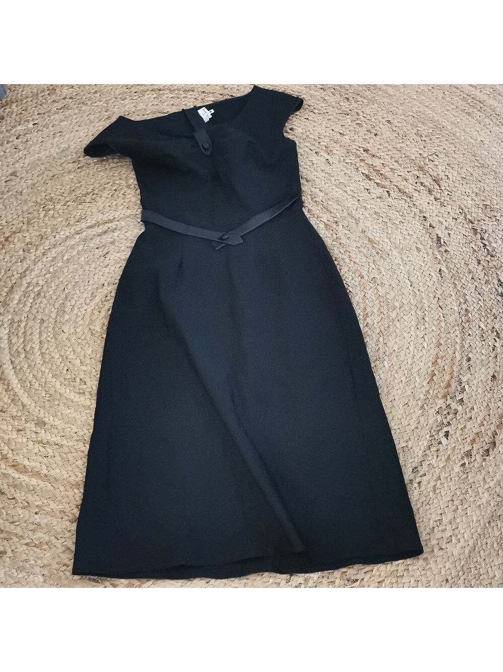 Stop Staring Retro Wiggle Black Dress, fitted, classic midi. Size Medium